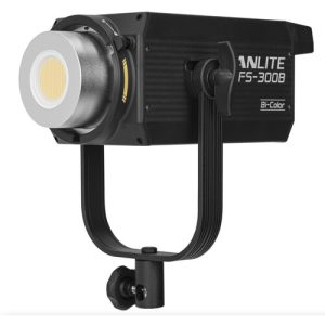 ویدیو لایت نانلایت Nanlite FS-300B نمای جلو با روشنایی بالا